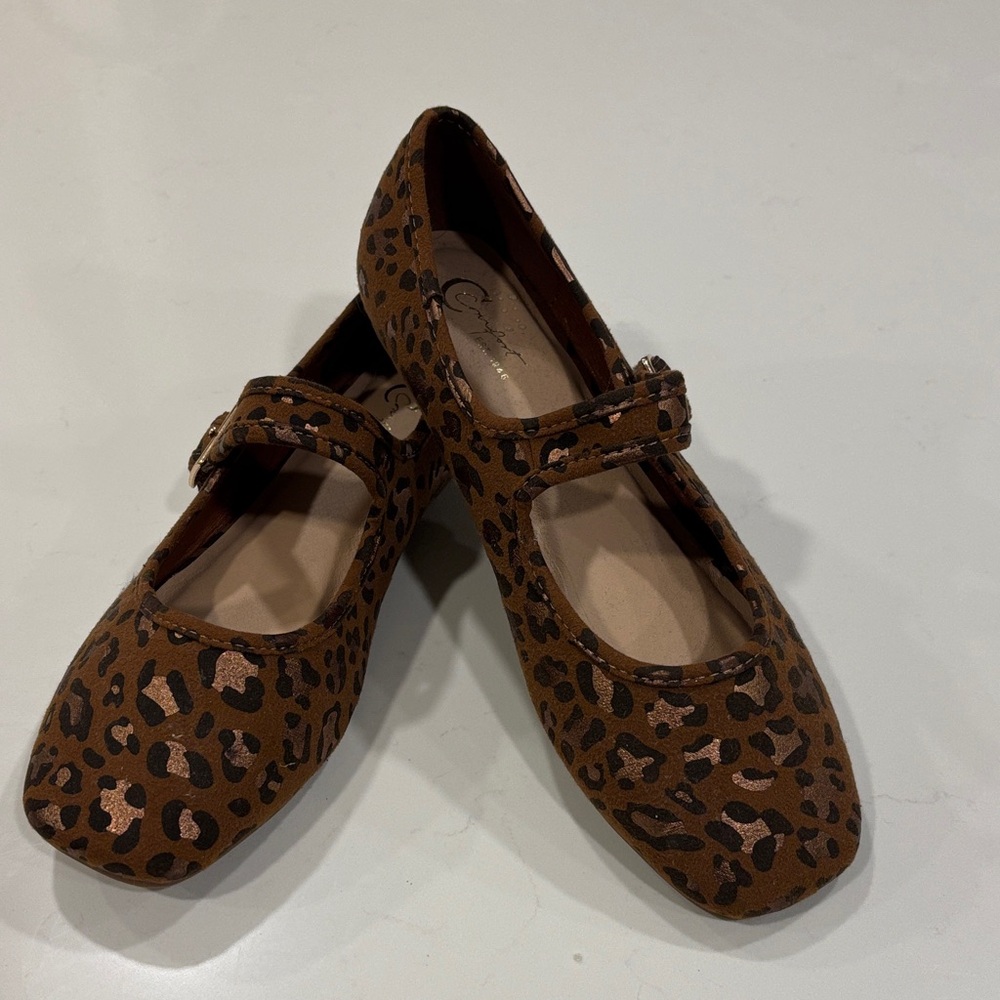 Leopard Print Mary Jane Flats 8 New